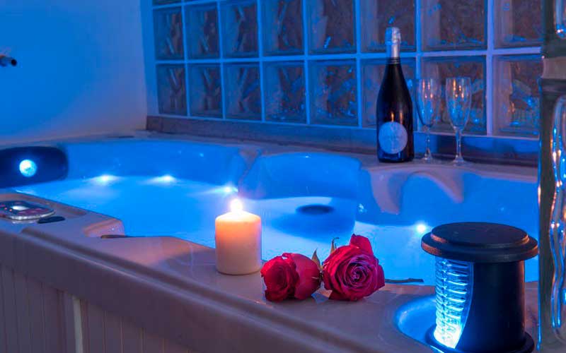 Hotel con ba&ntilde;era hidromasaje​ y spa