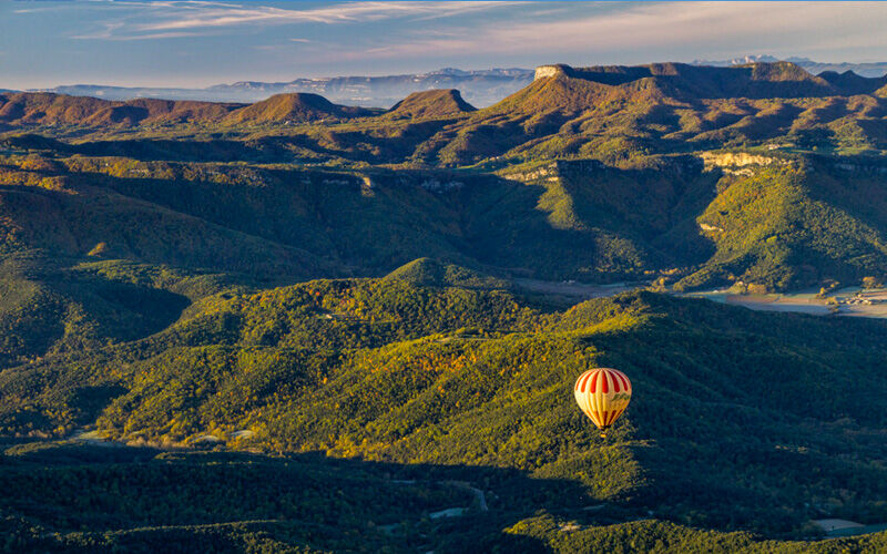 Qué ver y hacer en la Garrotxa: volar en globo