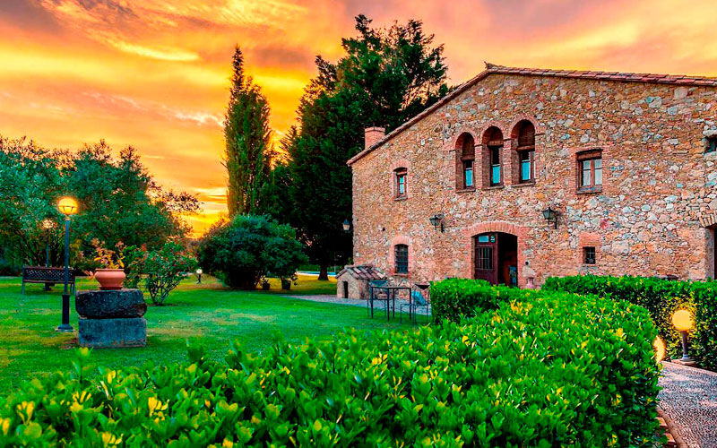 Mas Rabiol, masía junto al pueblo medieval de Peratallada