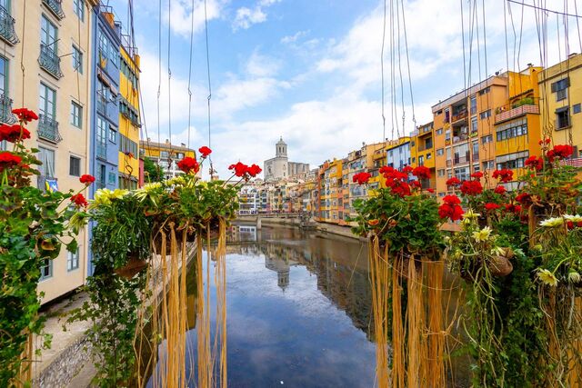 Getaway to "Girona, Temps de Flors"