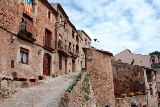 Pueblos medievales de Catalunya, Mura