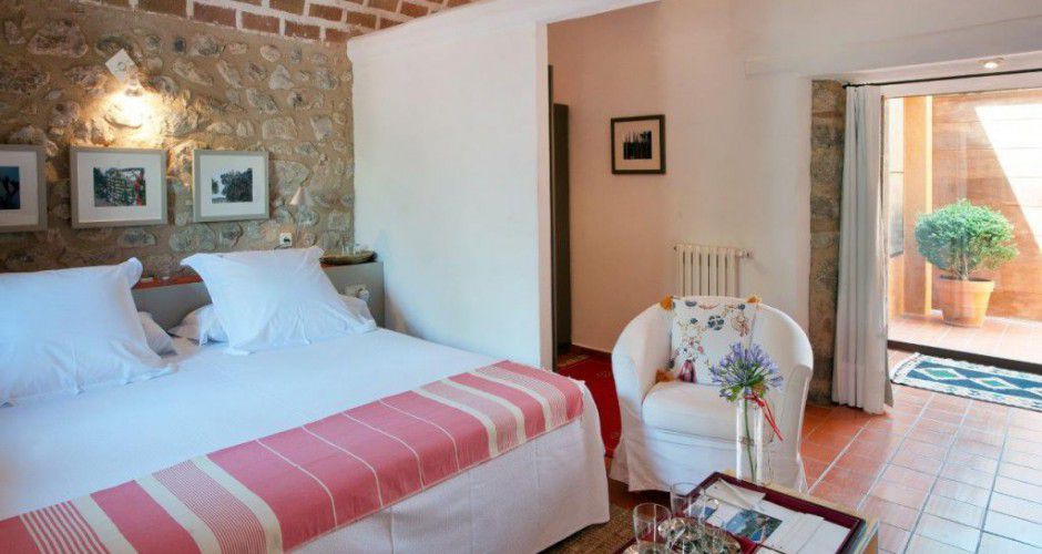 The most romantic hotels in Catalonia, Avionyet de PuigventÃ³s