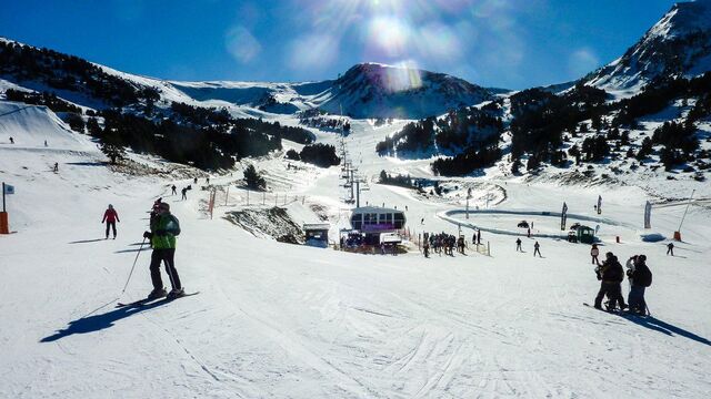 Ski resorts to go skiing from Barcelona