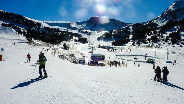 Domaines skiables pour skier au départ de Barcelone