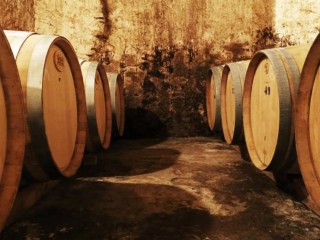 Break in Peratallada with wine tasting