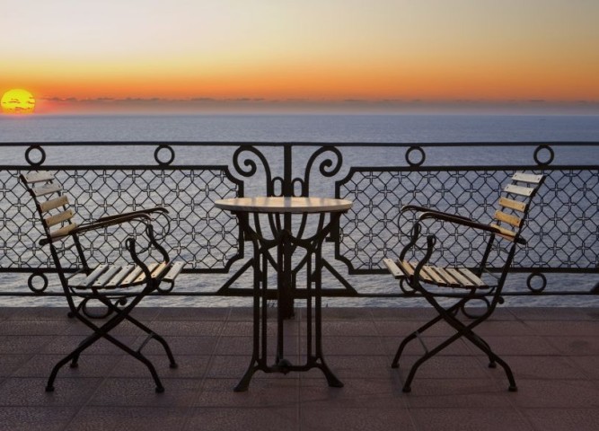 El Far Hotel Restaurant