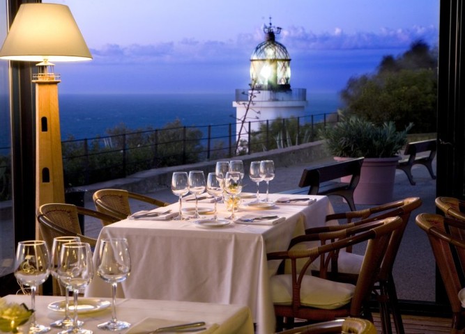 El Far Hotel Restaurant